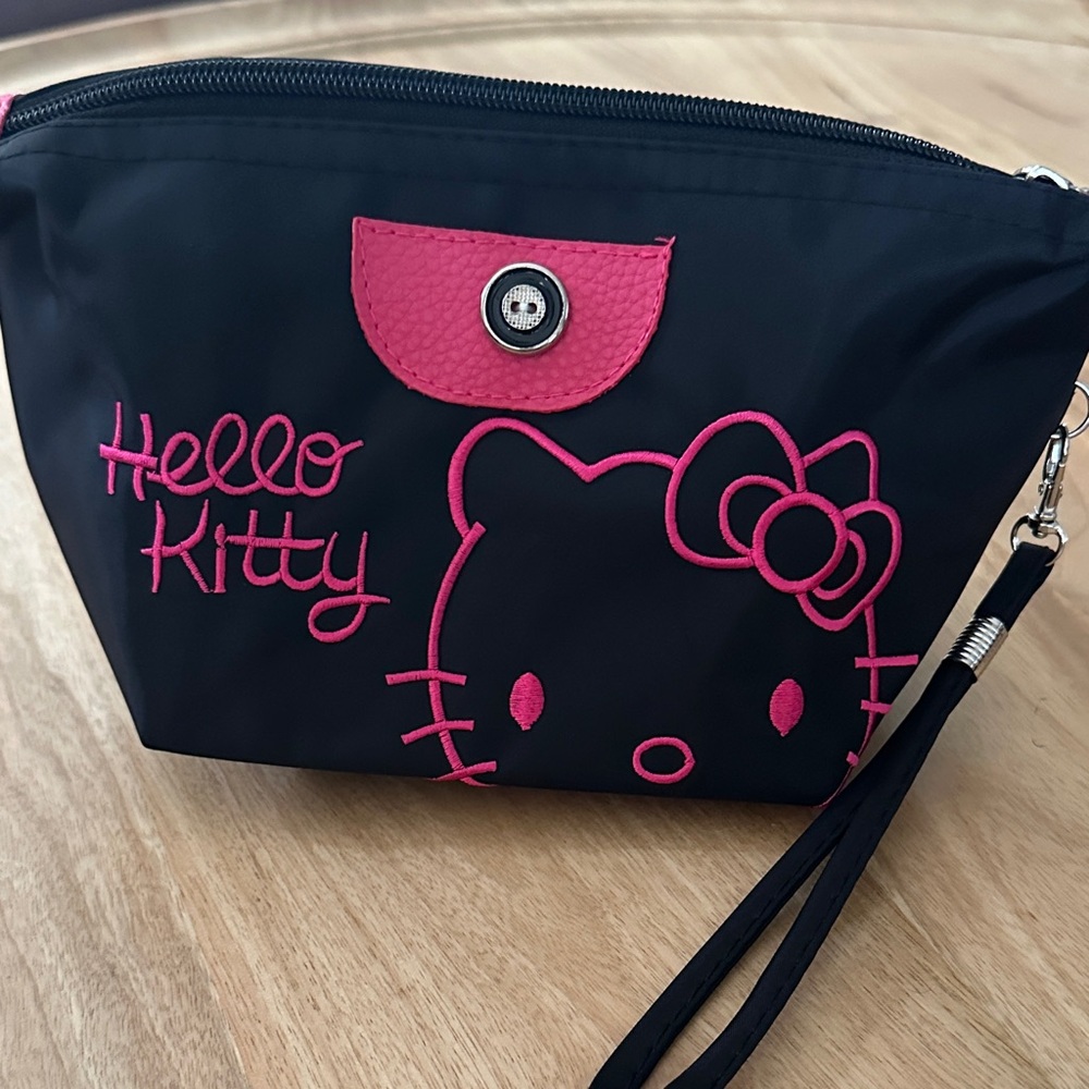 New Hello Kitty Black and Pink Wristlet/Make Up Bag